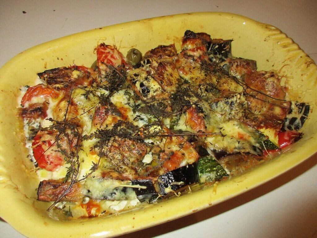 Traditional Calabrian Peperonata recipe – Slow-cooked bell peppers with onions and tomatoes from Calabria, Italy